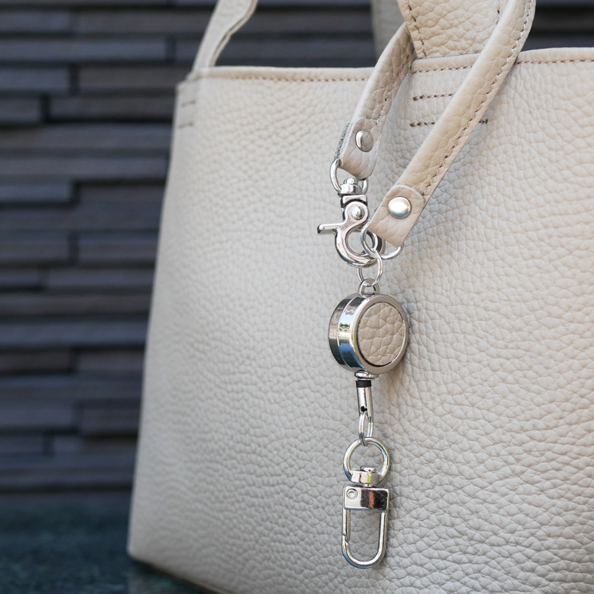 BR508/Emboss reel Keyring