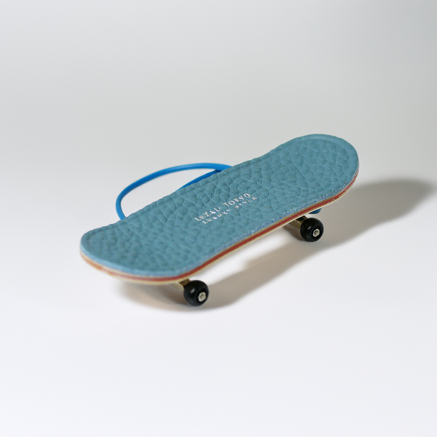 BR511 / Skateboard charm