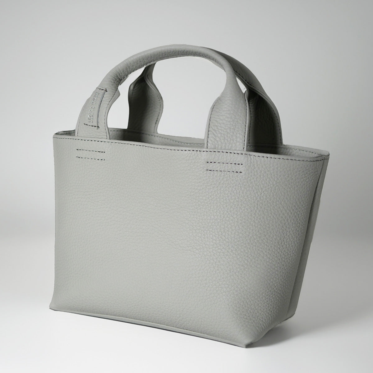 BR702/Emboss Mini Tote – LEZALI Official（レザリオフィシャル