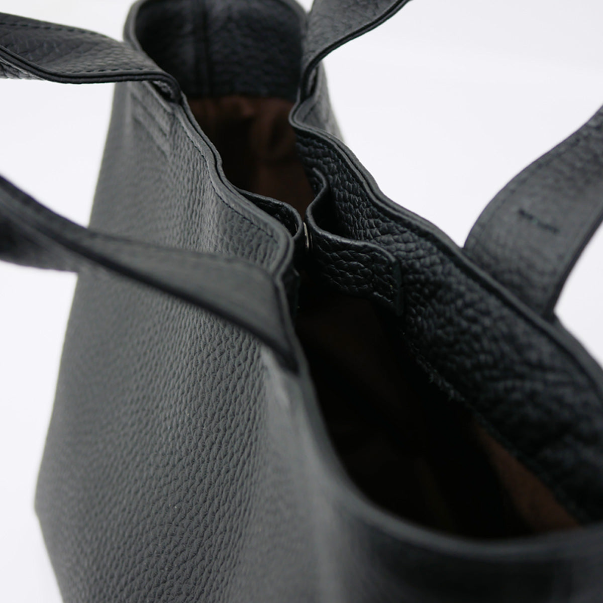 BR702/Emboss Mini Tote – LEZALI Official（レザリオフィシャル